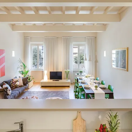 Apartment In With Cathedral Views *