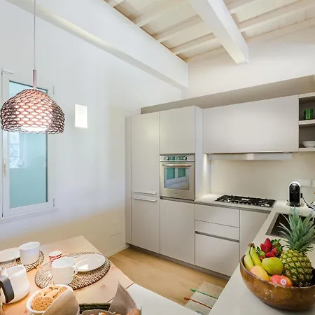 2 Bedrooms With Terrace And Elevator * Lucca